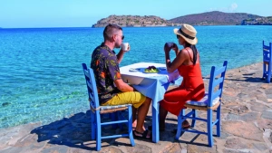 Οι Βρετανοί «ψηφίζουν» Κω για οικονομικές διακοπές – Ακριβότερη η Κρήτη
