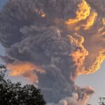 Ηφαίστειο στην Ινδονησία προκαλεί χάος στα αεροδρόμια – Ακυρώσεις πτήσεων προς Μπαλί