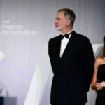 Κάν’το όπως η βασίλισσα Λετίθια – Το φόρεμα που δεν πρέπει να λείπει από τη ντουλάπα μας