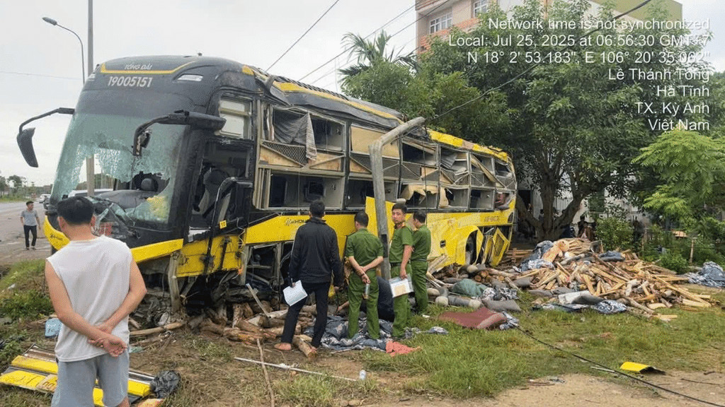Τραγωδία στο Βιετνάμ: Εννέα νεκροί και 15 τραυματίες σε ανατροπή λεωφορείου