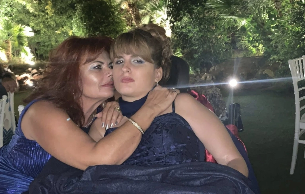 13 χρόνια από τη σοκαριστική επίθεση στη Μυρτώ της Πάρου: Συγκλονίζει με τα λόγια της η ηρωίδα μητέρα της