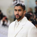 Netflix: Ο Bad Bunny έκλαψε όταν συνάντησε πρώτη φορά τον Άνταμ Σάντλερ ενόψει της συνεργασίας τους