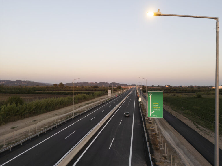 Εργα υποδομών σε κάθε γωνιά της Ελλάδας