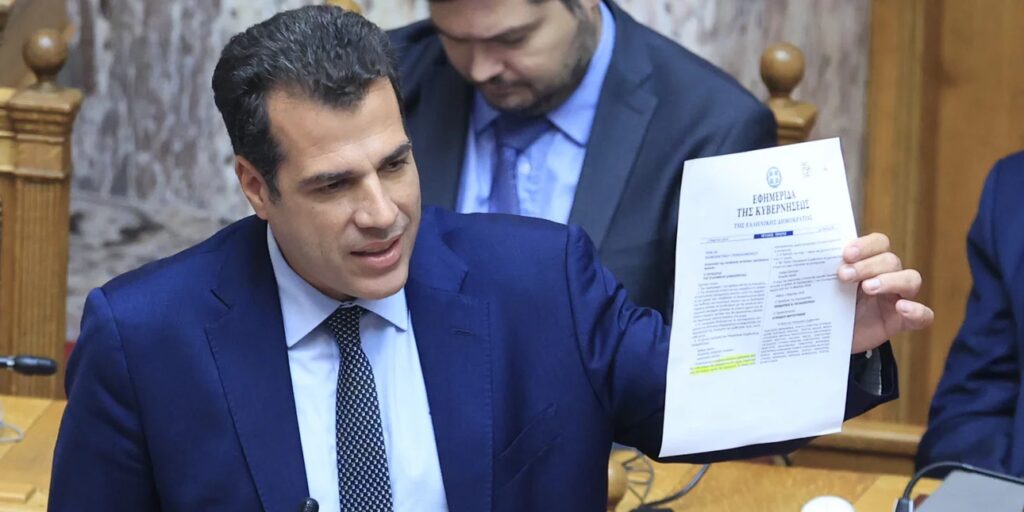 Πλεύρης στη Βουλή για μεταναστευτικό: «Τέλος το παραμύθι με τις μωρομάνες» – Απορρίφθηκε η ένσ
