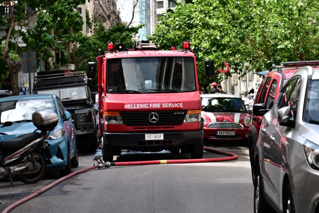 Θεσσαλονίκη: Νεκρή εντοπίστηκε γυναίκα από τη φωτιά σε διαμέρισμα στη Νεάπολη [Βίντεο]