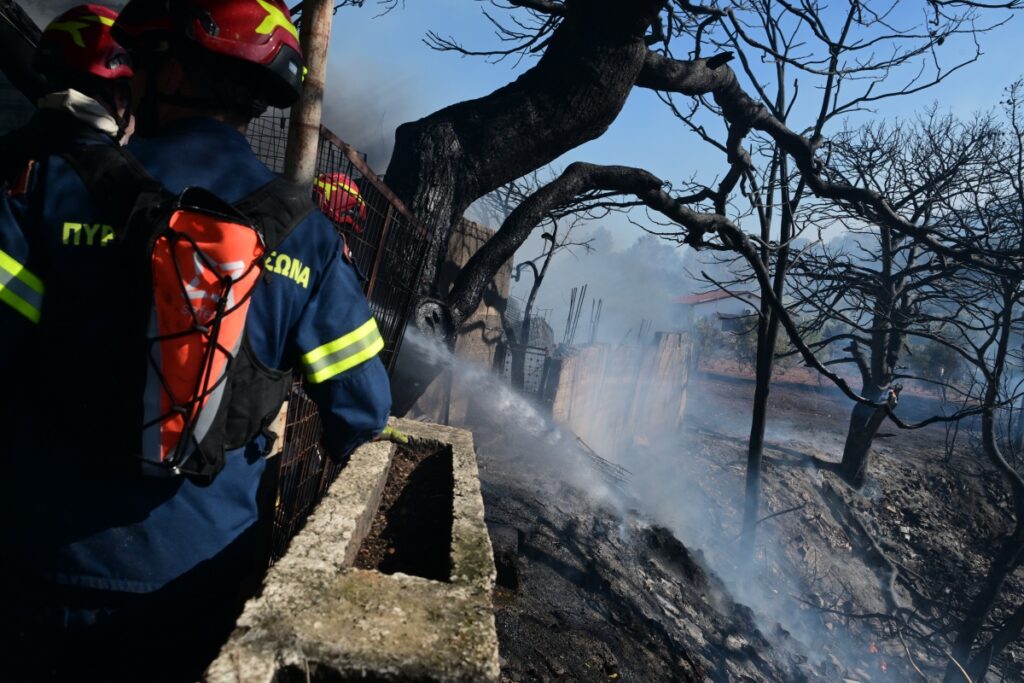 Πολύ υψηλός κίνδυνος πυρκαγιάς για αύριο, Τρίτη – Δείτε τις περιοχές που είναι σε κόκκινο 
