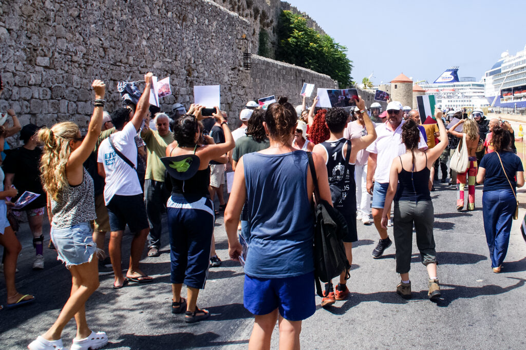 Η διεθνής γλώσσα του μίσους…