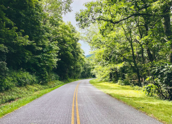 Καλοκαιρινό road trip: Πώς να ετοιμάσεις το αυτοκίνητο και τη διαδρομή σου