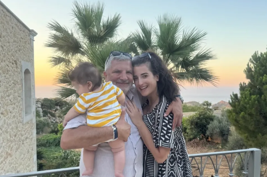 Γιώργος Πατούλης – Νάνσυ Κοιλού: Οι πρώτες καλοκαιρινές στιγμές με τον τεσσάρων μηνών γιο τους [εικόνες]