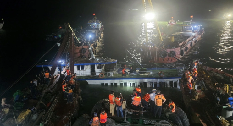Βιετνάμ: 38 νεκροί από τη βύθιση τουριστικού σκάφους – Συνεχίζονται οι έρευνες για αγνοούμενους