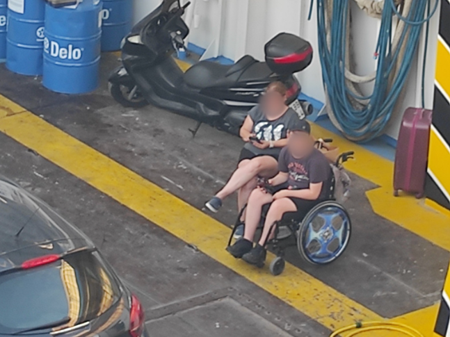 Σοκ στην Θάσο: Παιδί ΑμεΑ ταξίδεψε σε γκαράζ ferry boat εν μέσω καύσωνα