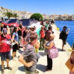 Σύρος: Υπό την πίεση διαμαρτυριών, δεν αποβιβάστηκαν οι Ισραηλινοί τουρίστες – Έφυγε το κρουαζιερόπλοιο
