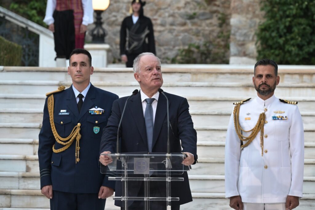 Τασούλας για τα 51 χρόνια από την αποκατάσταση της Δημοκρατίας: Να μπορούμε να ξεπερνούμε κάθε φορά 