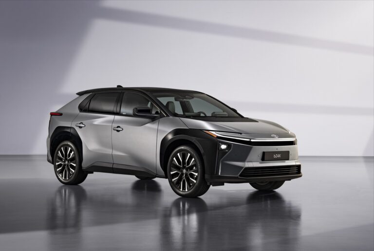 Ανακοινώθηκαν όλες οι τιμές για το νέο Toyota bZ4X στην Ελλάδα