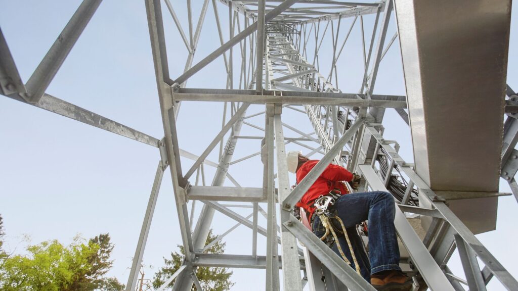 Η Vodafone στρέφεται στο διάστημα για να διασφαλίσει την ευθυγράμμιση κεραιών κινητής του δικτύου τη