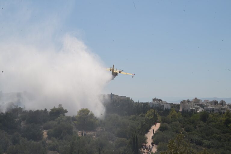 Αρκαδία: Πυρκαγιά στον Άγιο Σώστη Τρίπολης – Επιχειρούν και εναέρια