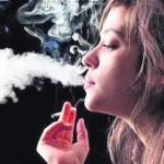 «Πρωταθλήτριες» στο κάπνισμα οι Ελληνίδες στην Ε.Ε.