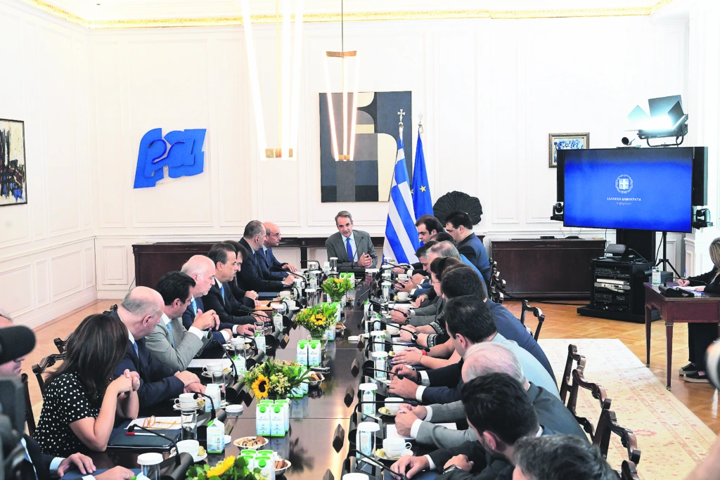 Νέα Δημοκρατία για οικονομία: «Εκτός τόπου και χρόνου το ΠΑΣΟΚ»