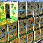 Οι δασμοί των ΗΠΑ πλήττουν ελιές, φέτα και ελαιόλαδο [πίνακες]