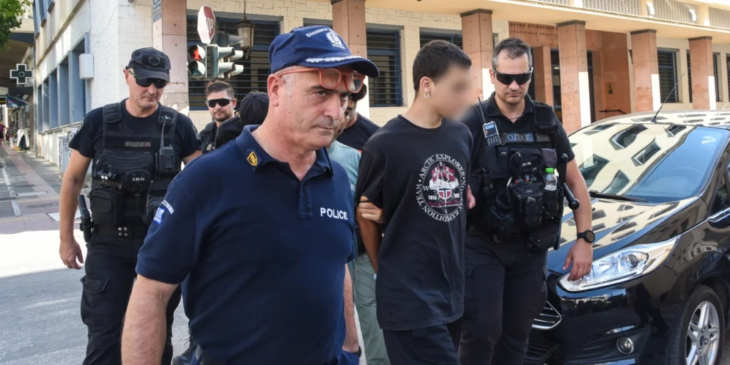 Φωτιά στην Πάτρα: Στον εισαγγελέα οι τρεις συλληφθέντες που κατηγορούνται για εμπρησμό