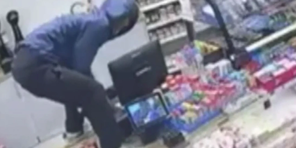 Νέα Σμύρνη: Βίντεο-ντοκουμέντο από τη δράση του 24χρονου που είχε «ρημάξει» μίνι μάρκετ της περιοχής