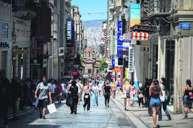 Τειρεσίας: «Καθαρές» από αρνητικά στοιχεία 7 στις 10 επιχειρήσεις