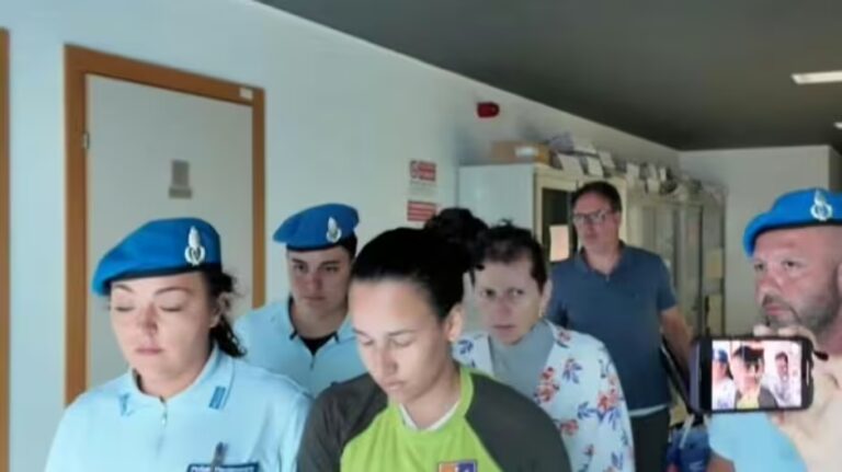 Σοκ: Μητέρα παραδέχτηκε ότι δολοφόνησε τον γιο της και τεμάχισε το σώμα του – Ήθελε να «βοηθήσει την κοπέλα του»