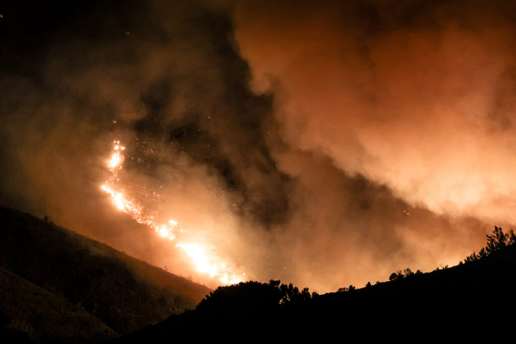 Φωτιές στην Ελλάδα: Οι χάρτες και οι τελευταίες εξελίξεις σε όλα τα πύρινα μέτωπα [Εικόνες – Β