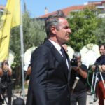 Απόστολος Βεσυρόπουλος: «Ψηλέ, θα μας λείψεις» είπε ο Κυριάκος Μητσοτάκης στον επικήδειο – Θλίψη στο τελευταίο «αντίο»