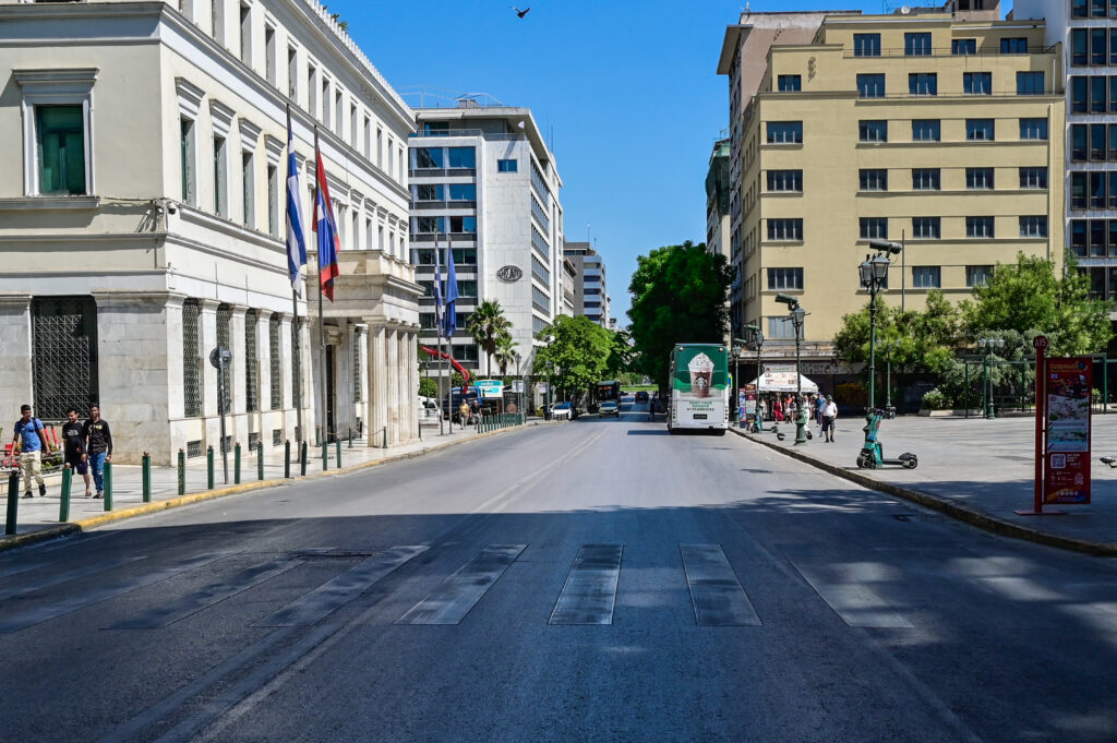 Άδεια πόλη η Αθήνα την πρώτη Κυριακή του Αυγούστου: Ελάχιστοι κυκλοφορούν