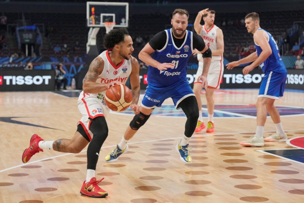 Eurobasket 2025: Νέα νίκη για την Τουρκία – Κέρδισε με 92-78 την Τσεχία 