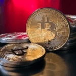 Γιατί όλοι αγοράζουν χρυσό και bitcoin;