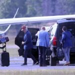 Μπιλ Κλίντον: Αναζωπυρώθηκαν οι ανησυχίες για την υγεία του – Εμφανίστηκε με φορητό απινιδωτή