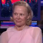 Πάμελα Άντερσον: Επιμένει για τον Σιλβέστερ Σταλόνε – «Μου πρόσφερε μία Πόρσε και ένα διαμέρισμα» – «Ψευδής η δήλωση» λέει ο ηθοποιός