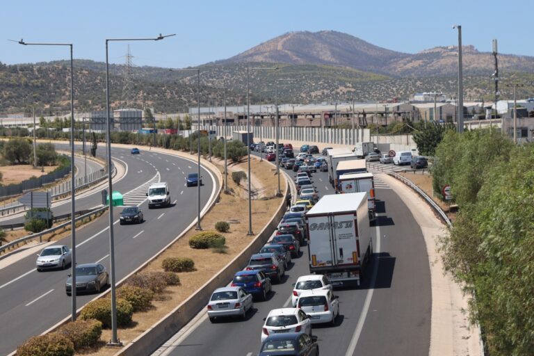 Επιστροφή εκρομέων: Σε ισχύ μέτρα της τροχαίας για τη διευκόλυνση των οδηγών