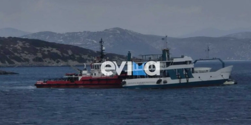 Σε εξέλιξη η αποκόλληση του φέρι μποτ που ακινητοποιήθηκε στα Νέα Στύρα [εικόνες – βίντεο]