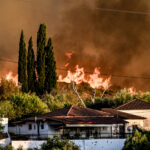 Φωτιά τώρα στο Χελιδόνι της Αρχαίας Ολυμπίας: Ενισχύονται συνεχώς οι δυνάμεις - Πνέουν σαρωτικοί άνεμοι