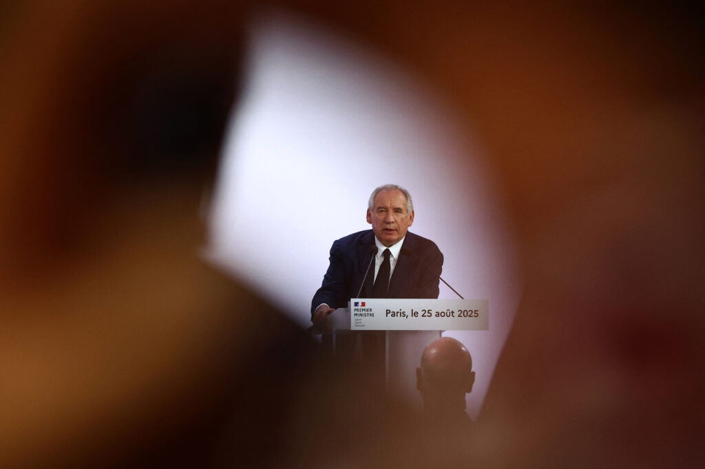 Η Γαλλία σε κρίση και στο βάθος ΔΝΤ – Τι βλέπουν οι διεθνείς οίκοι