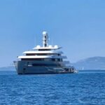 Στη Λευκάδα το σούπερ γιοτ «Moonrise» του ιδρυτή του WhatsApp – Ποιος είναι ο Ουκρανός δισεκατομμυριούχος [Εικόνες-Βίντεο]