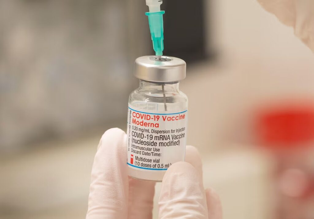 Τραμπ: Ακυρώνει χρηματοδοτήσεις εμβολίων mRNA – «Τερματίζονται 22 επενδύσεις των 500 εκατ. δολαρίων», ανακοίνωσε ο Κένεντι