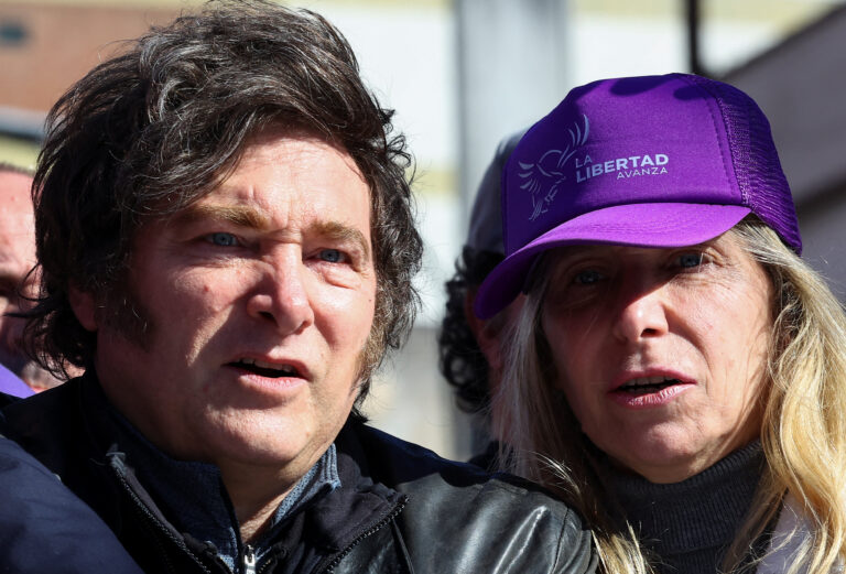 Αργεντινή: Διαδηλωτές πέταξαν πέτρες και μπουκάλια στον πρόεδρο Μιλέι