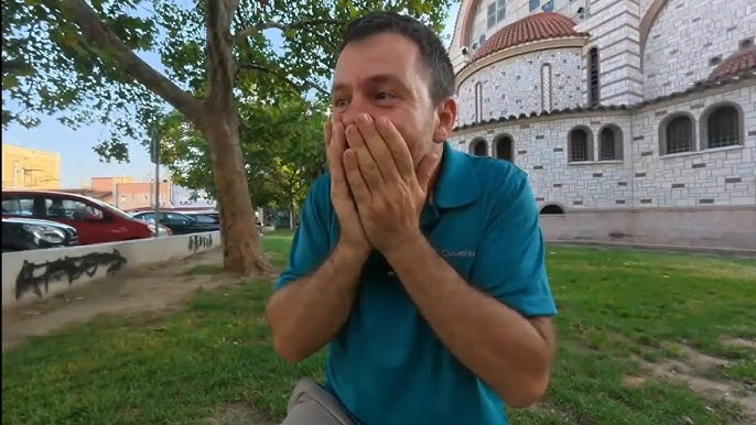 Ευτύχης Μπλέτσας: Γκρέμισε κολώνα φωτισμού ενώ… πανηγύριζε – Η συγνώμη στο δήμο – Ποιος διόρθωσε τη ζημιά (βίντεο)