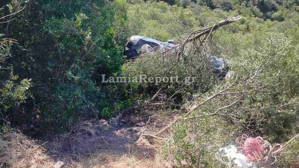 Φθιώτιδα: Αυτοκίνητο έπεσε σε γκρεμό – Στο νοσοκομείο οι τρεις επιβαίνοντες