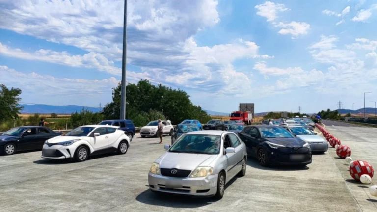 Λάρισα: Πυρκαγιά στη Χάλκη – Κλειστή η Εθνική Οδός στο Μοσχοχώρι [εικόνες]
