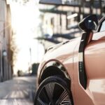 Το premium SUV που καίει μόλις 0,9 lt/100km και κάνει 200 km ηλεκτρικά πάτησε Ελλάδα – Πόσο κοστίζει;