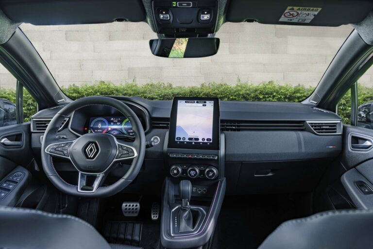 Το Renault που κάνει πάνω από 1.000 km με ένα γέμισμα και έχει τιμή 19.900 ευρώ