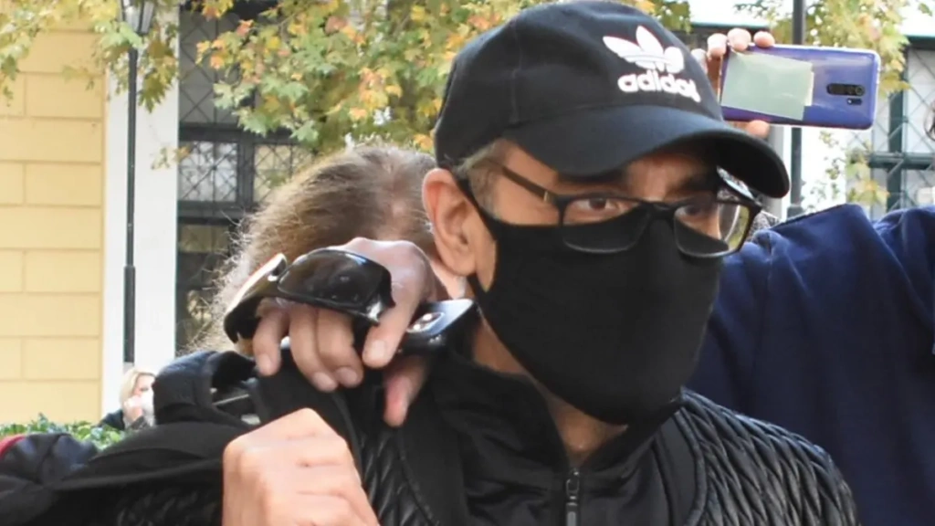 Νότης Σφακιανάκης: Σπάνια δημόσια εμφάνιση στη Βάρκιζα