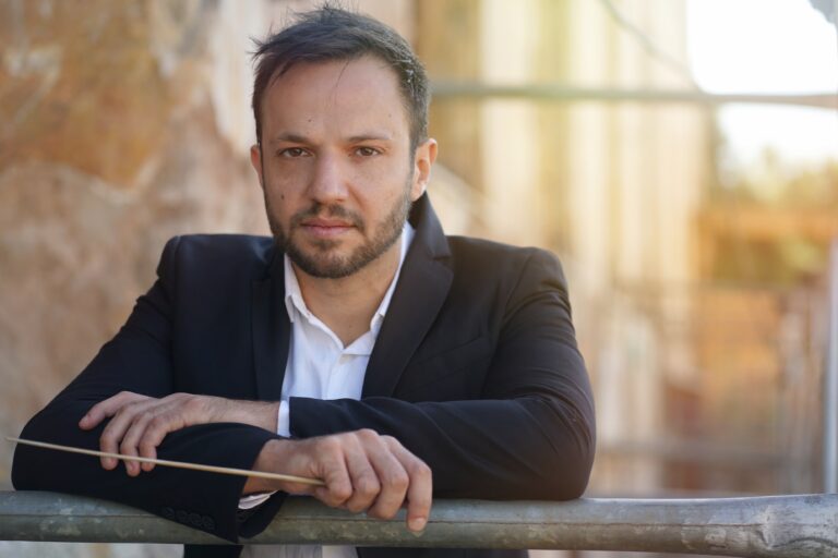 Μιχάλης Παπαπέτρου στο eleftherotypos.gr: «H μουσική είναι ένας τρόπος για να επαναπροσδιορίσουμε τον εαυτό μας»