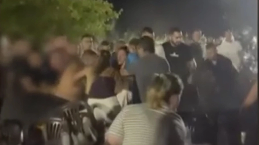 Αγρίνιο: Άγριο ξύλο σε πανηγύρι στα Σιταράλωνα με τη Γωγώ Τσαμπά – Δείτε βίντεο