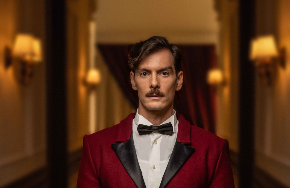 Grand Hotel: Μπαίνει στη σειρά και το X ξεκίνησε πάρτι